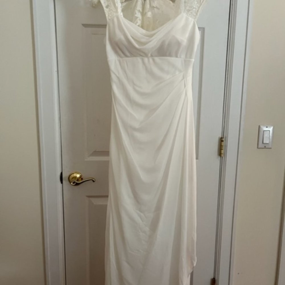 Wedding / Graduation Dress Size 2 lace shoulder sleeve open back.
